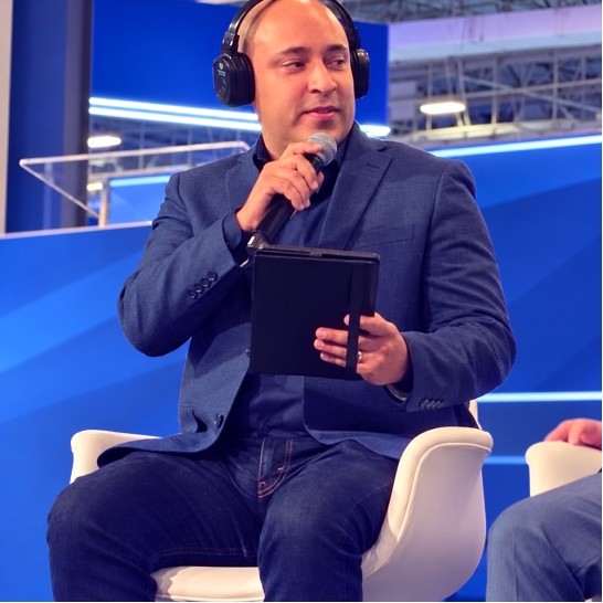 Adonias Filho, da OPLIUM, moderando o painel no Mind The Sec 2026