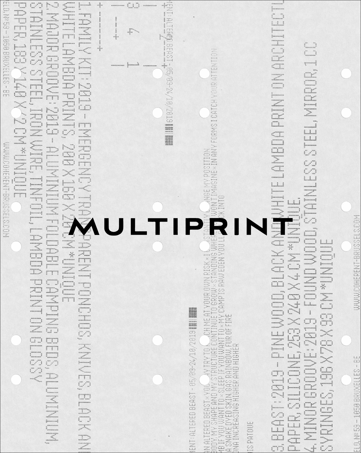 Une feuille blanche avec des trous perforés en haut et en bas, portant le texte "MULTIPRINT" au centre en noir