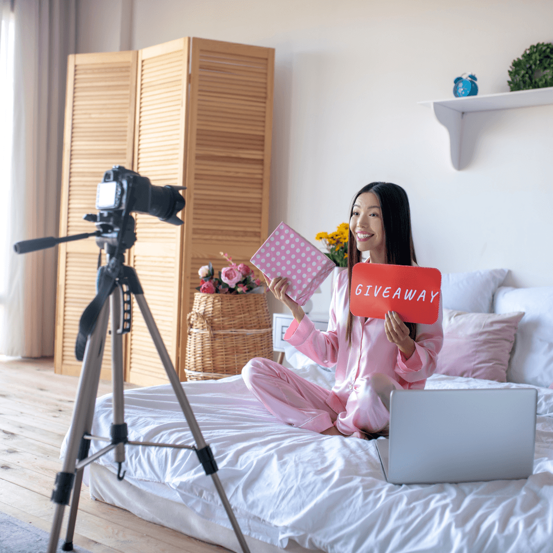 Woman showcasing pro tips for maximizing success.