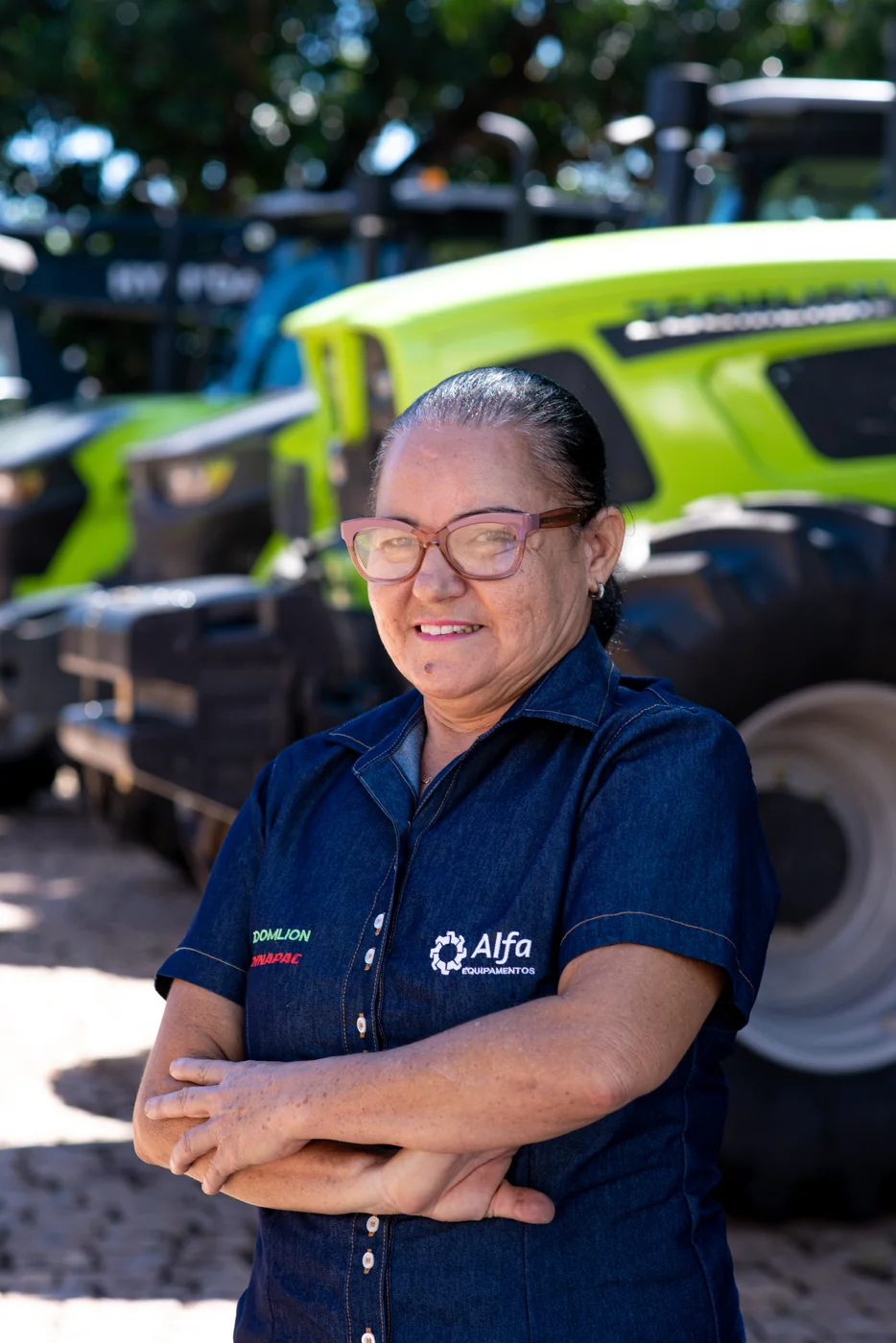 Colaboradora da Alfa Equipamentos com máquinas Zoomlion em Mato Grosso do Sul