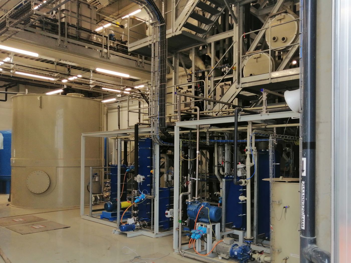 Treatment hall with tanks, pumps and LTDis evaporation equipment at Volta Energy, Tatabánya, Hungary