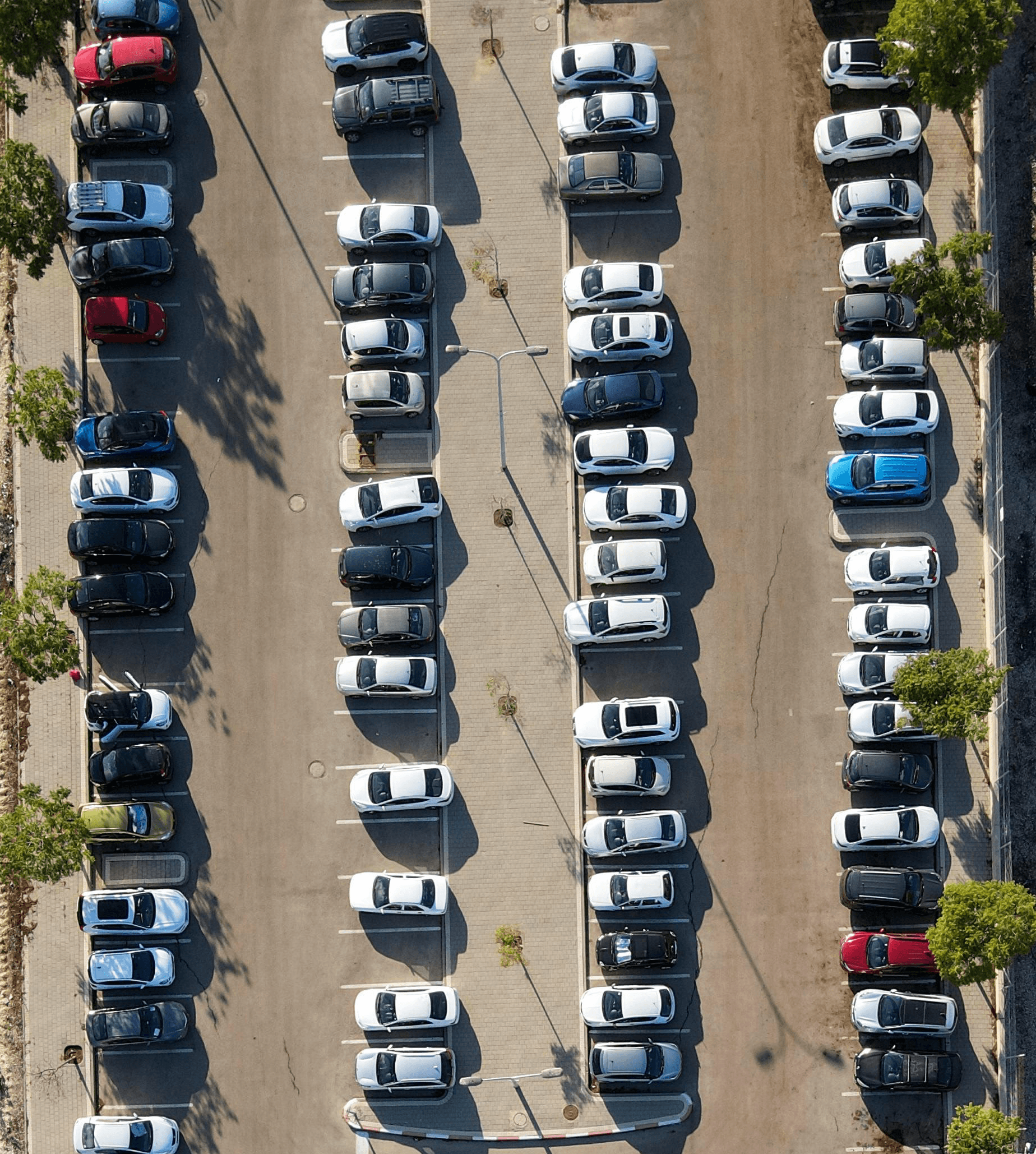 Top Strategies to Monetize a Parking Lot With EV Charging