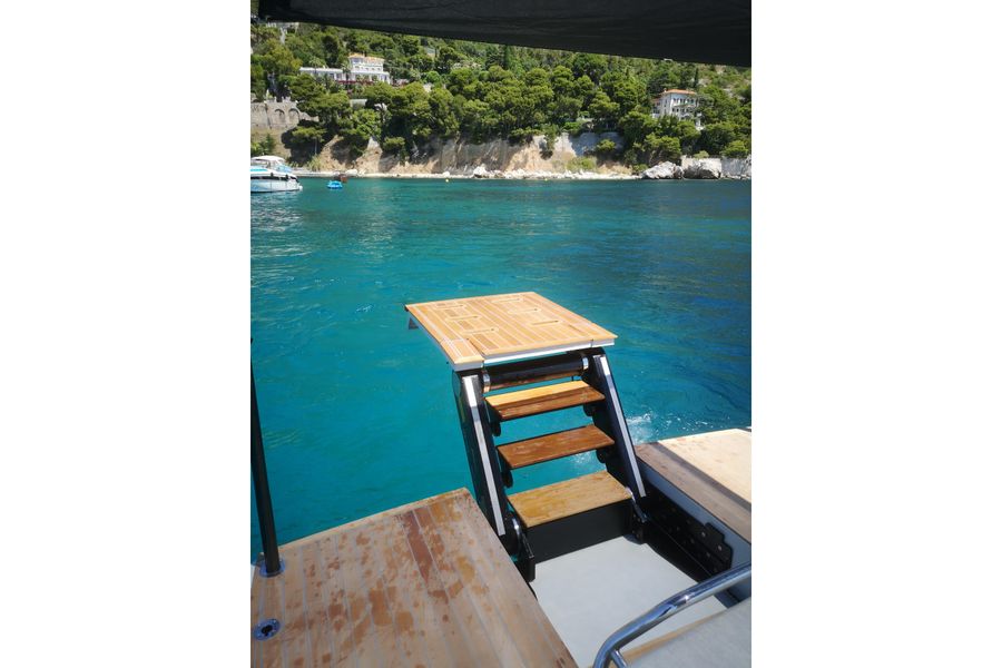 Yacht gallery image