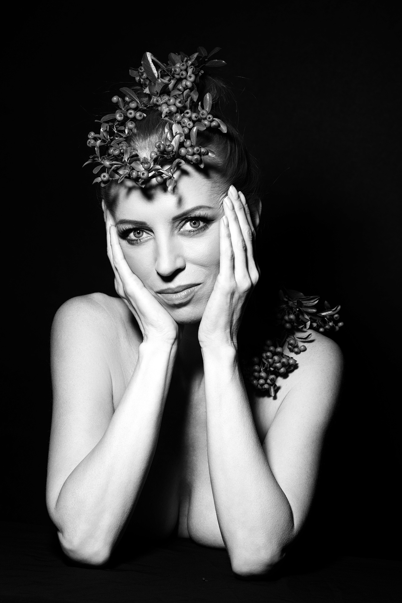Agnieszka Czyzkowska fine art photography Warsaw woman with floral crown hands on face black and white