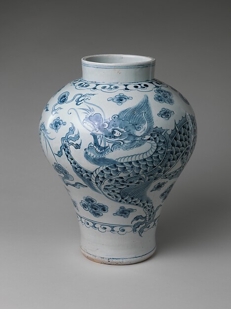 Joseon blue-and-white dragon jar