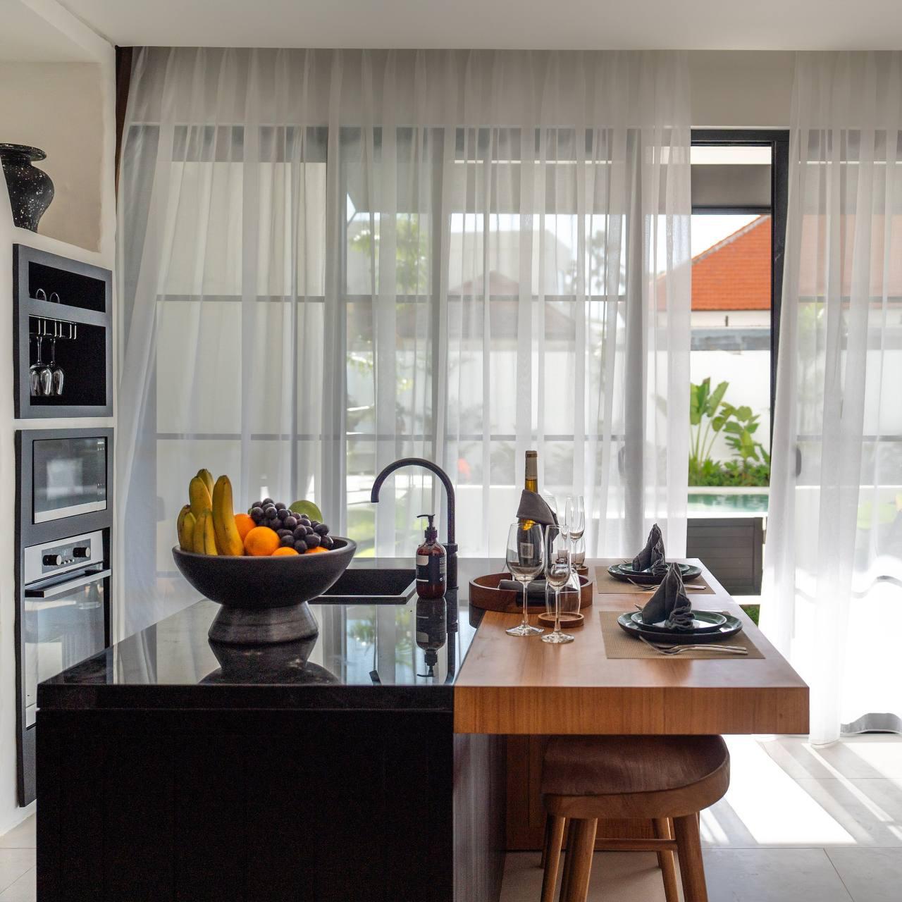 1-bedroom apartment on the 2nd floor with views, located within walking distance to the ocean in Canggu