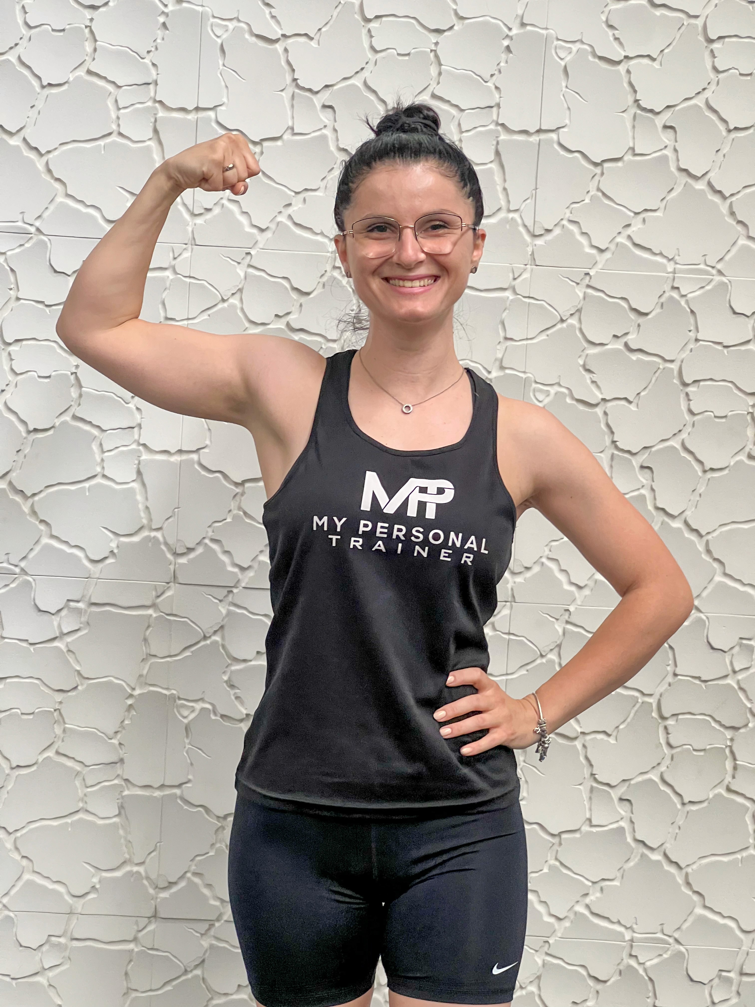 Before and after transformation photos of a Fitnix client