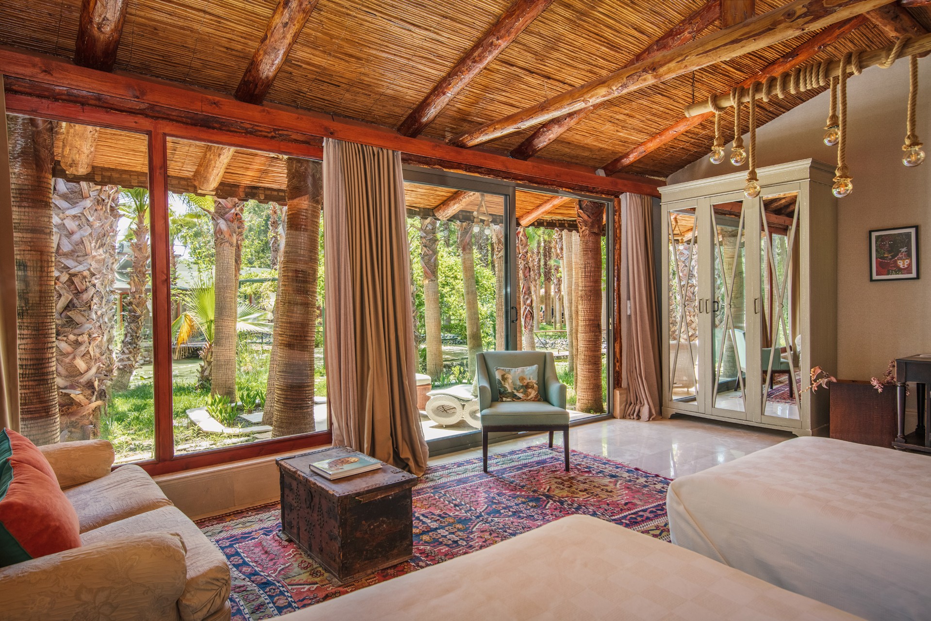hallway-inside-a-mediterranean-modern-hotel--arche