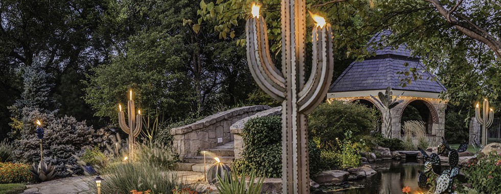 Uptown Sedona shopping district with local gift shops and boutiques