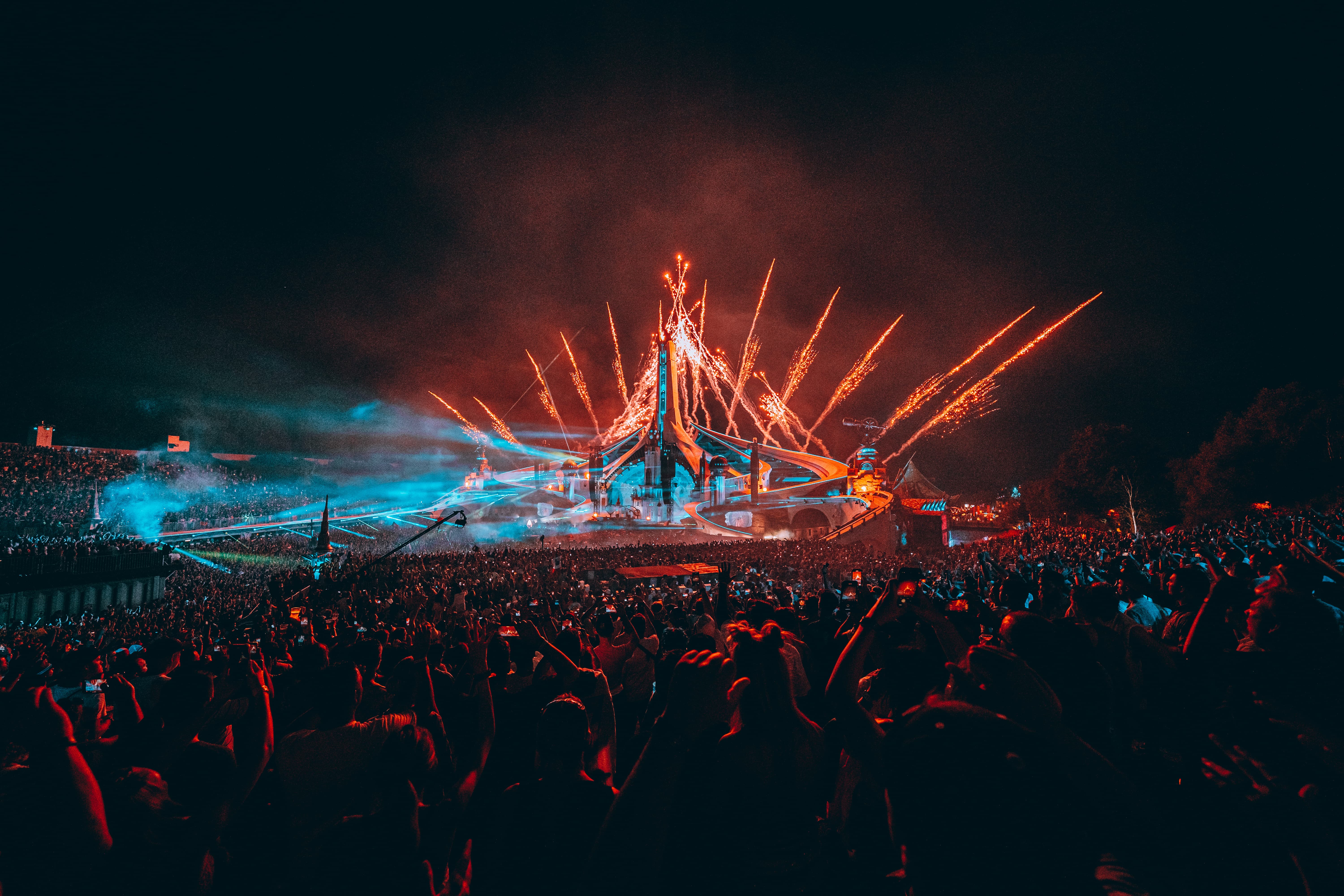 flyby media at tomorrowland taking professional pictures and videos for artists