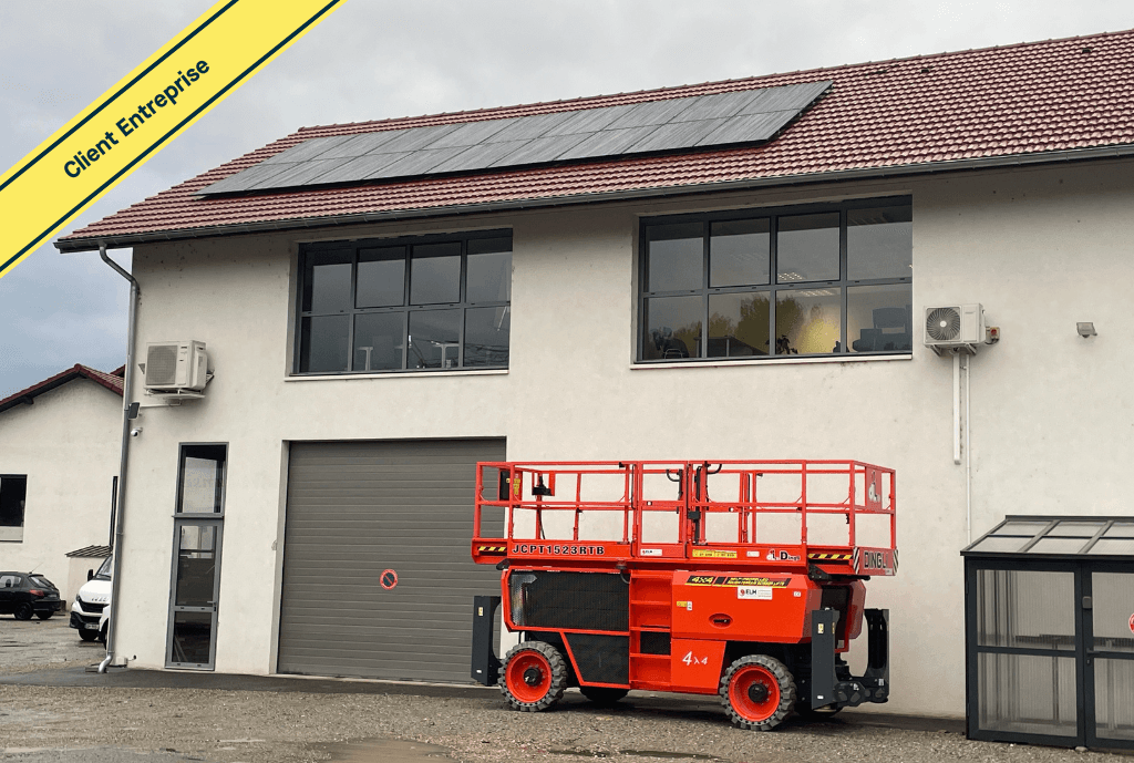 Photo d'un toit d’une entreprise à Barberaz équipée de panneaux photovoltaïques dont l'installation a été faite par Solarock.