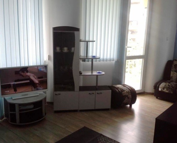 Хол от двустаен апартамент под наем в квартал Ялта град Русе