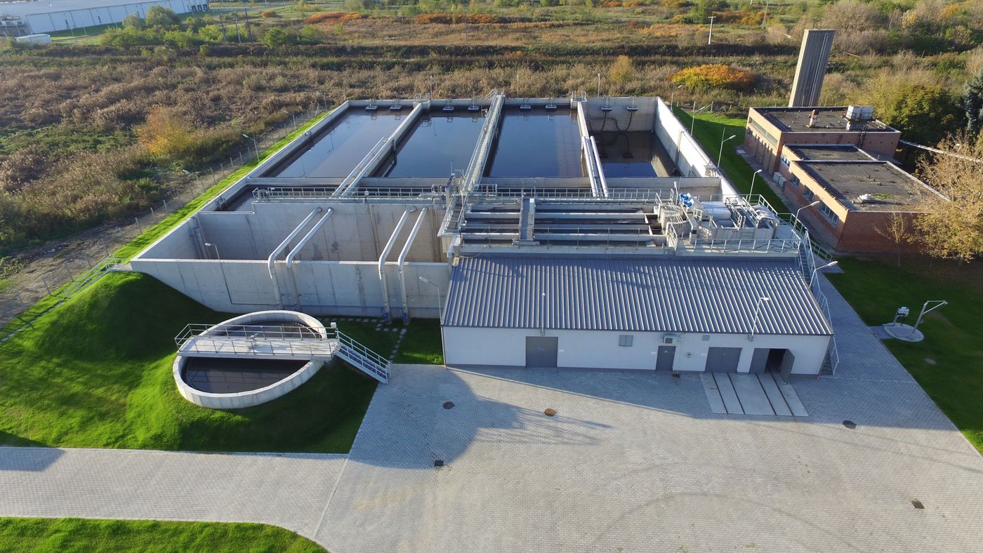 Aerial view of CYCLATOR SBR basins at the Ózd wastewater treatment plant, Hungary