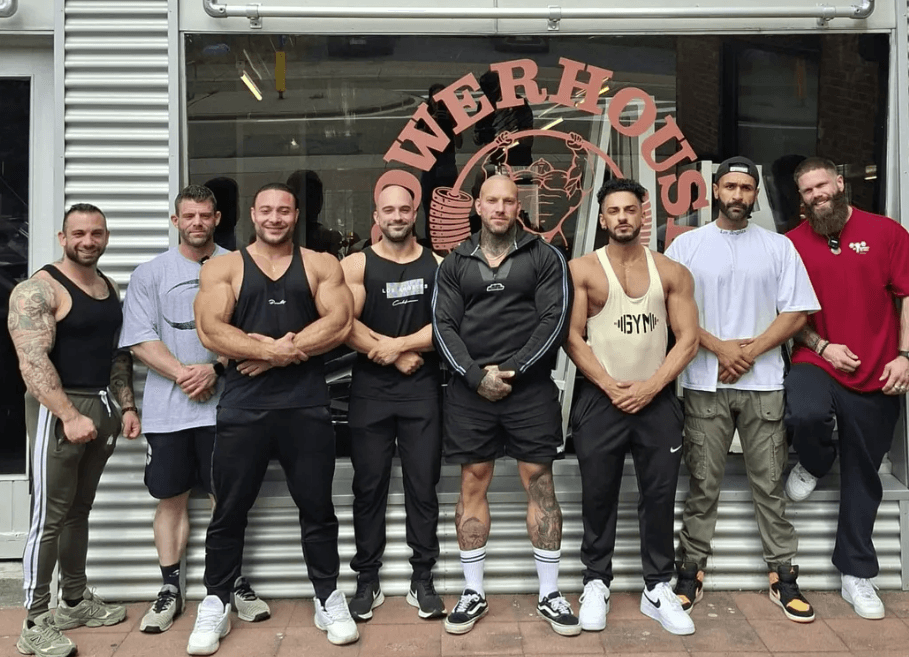 buitenkant gym groepsfoto