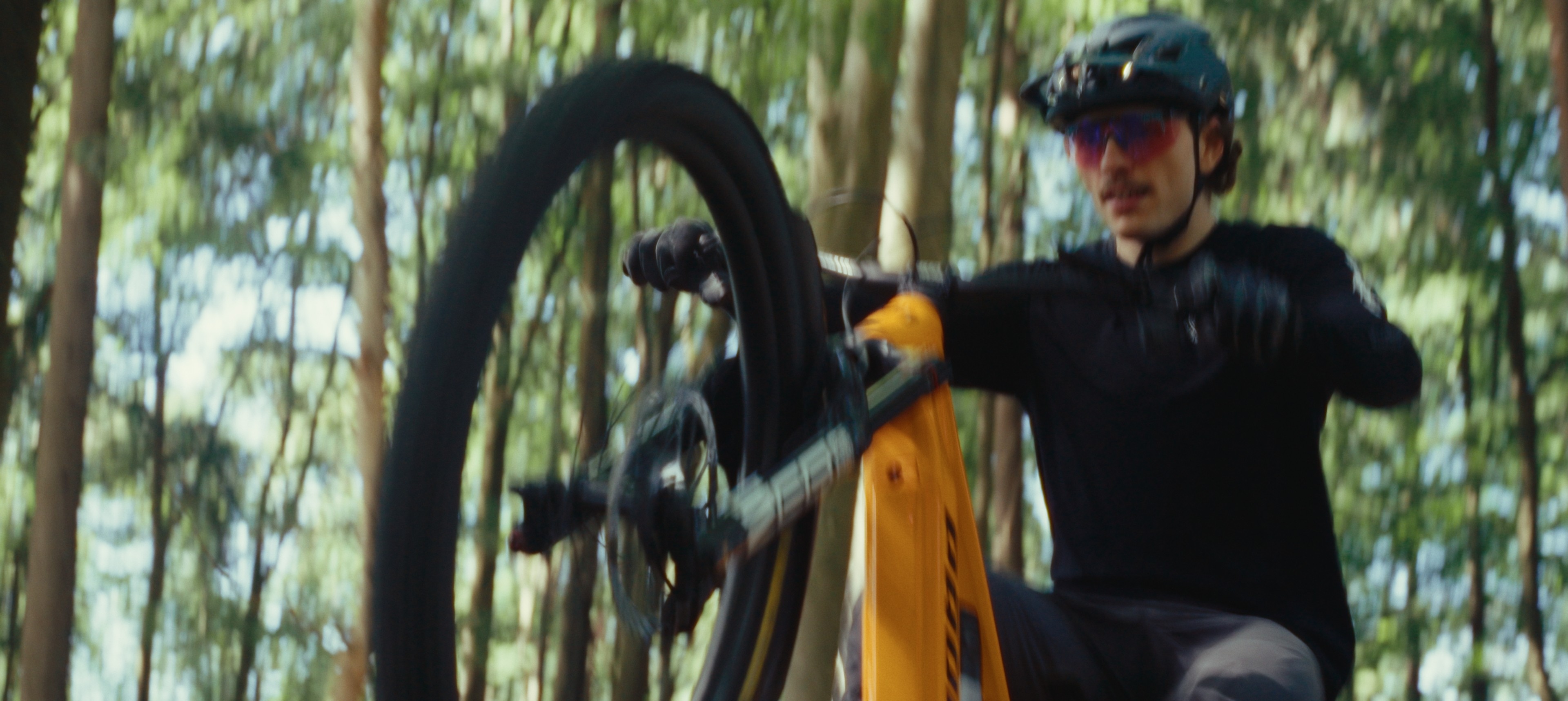 Laurin Voth auf seinem Propain Ekano 2 CF