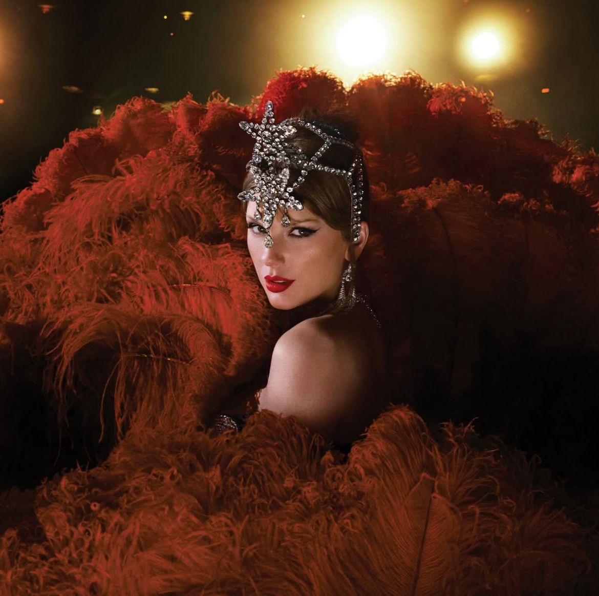 A view of the top of the eiffel tower