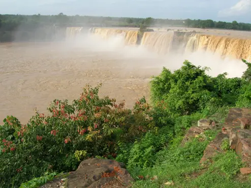 Largest Waterfall: Chitrakote Falls