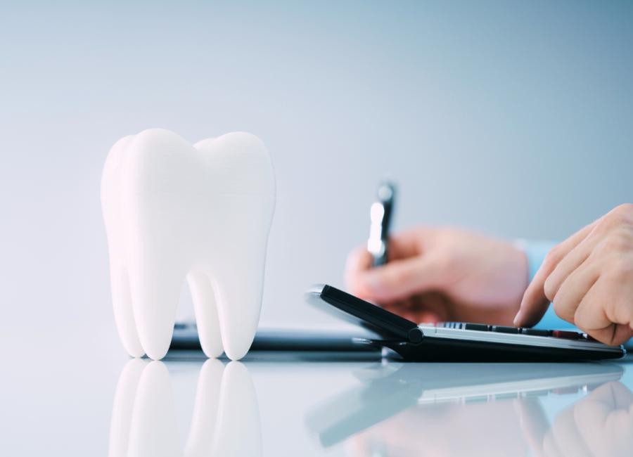 Combien coûte un implant dentaire