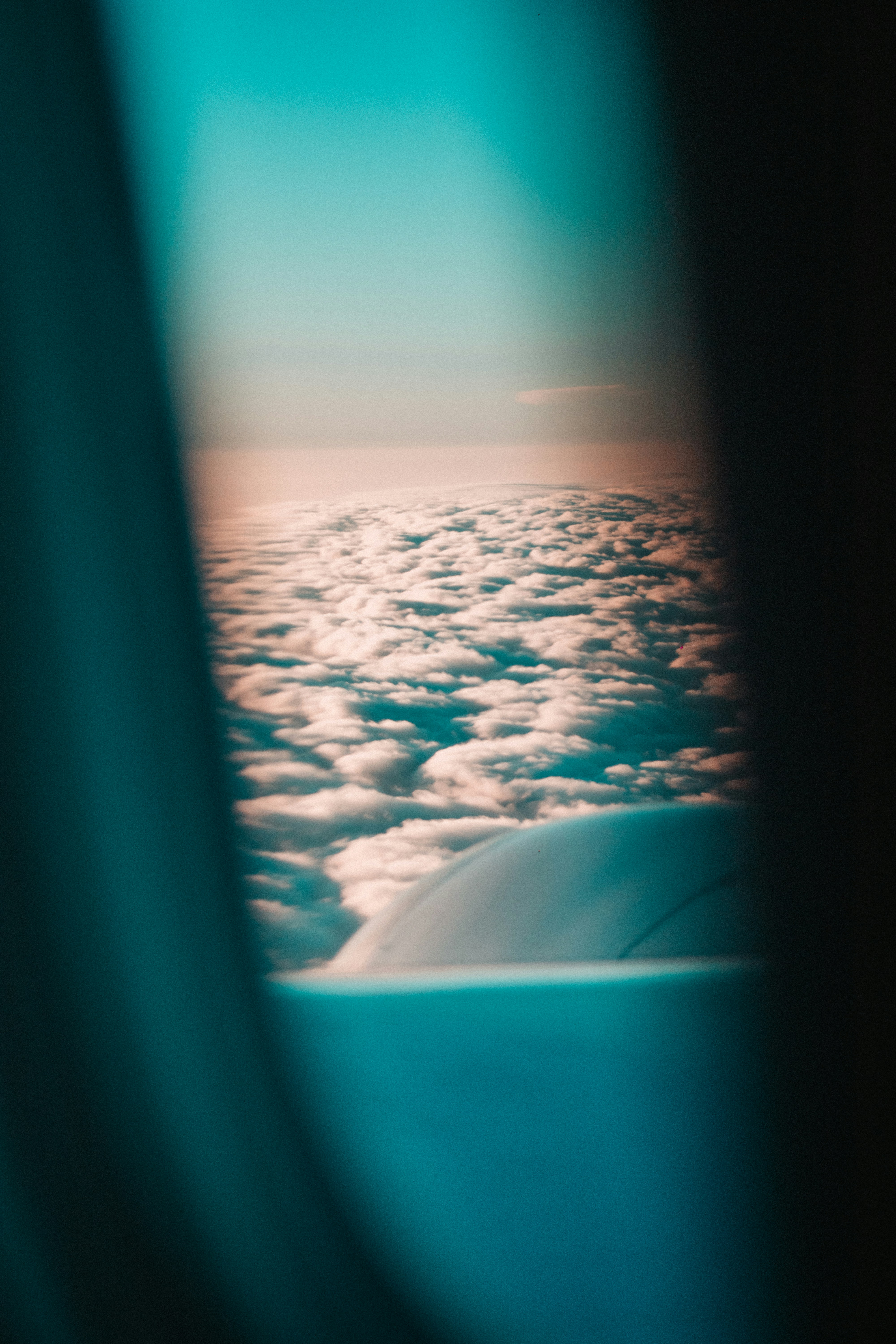 Flugzeugfenster Wolken