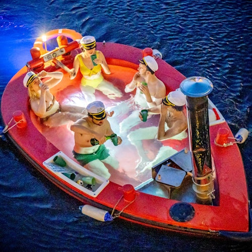 Hot Tub Boat Guided Historical Docklands Cruise tickets in London