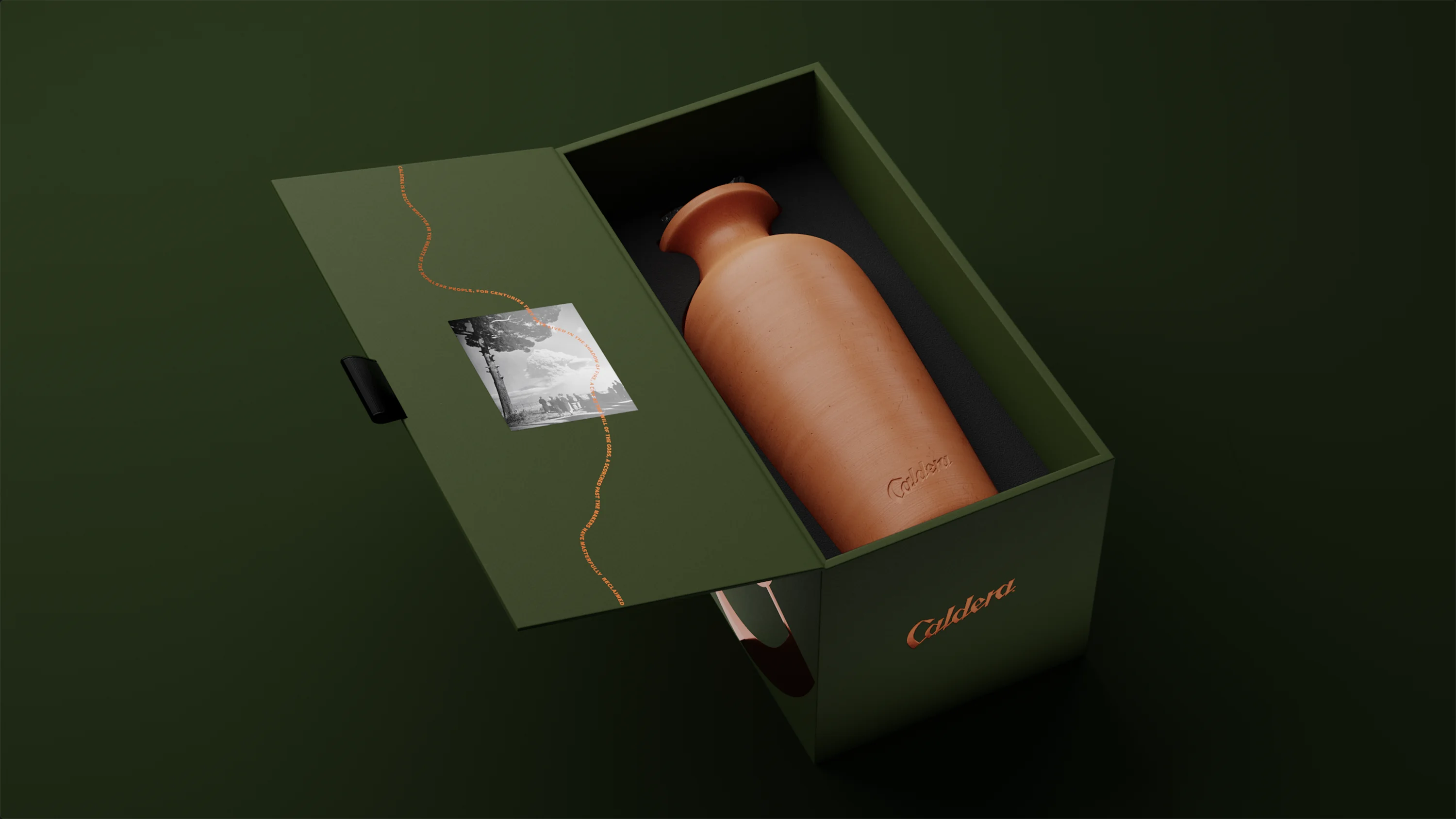 Open Caldera box with an olive oil bottle in it