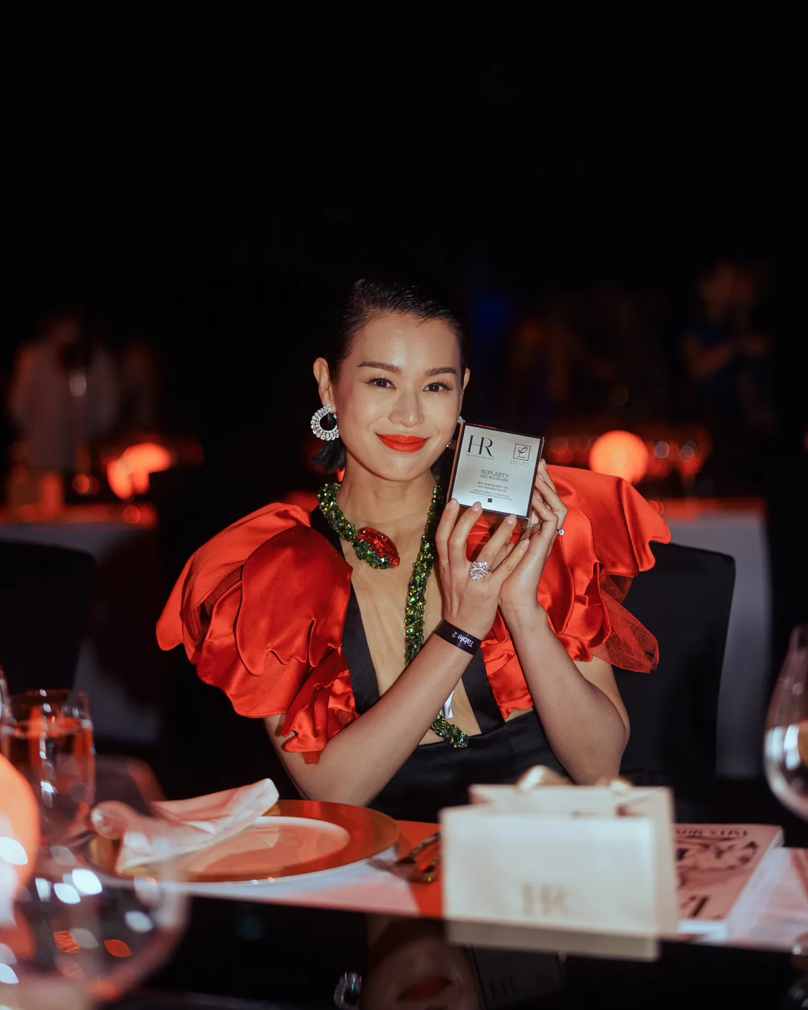 Tatler Ball — project image 06 by Roman Olinchuk. 香港攝影、創意影像及視覺敘事作品。