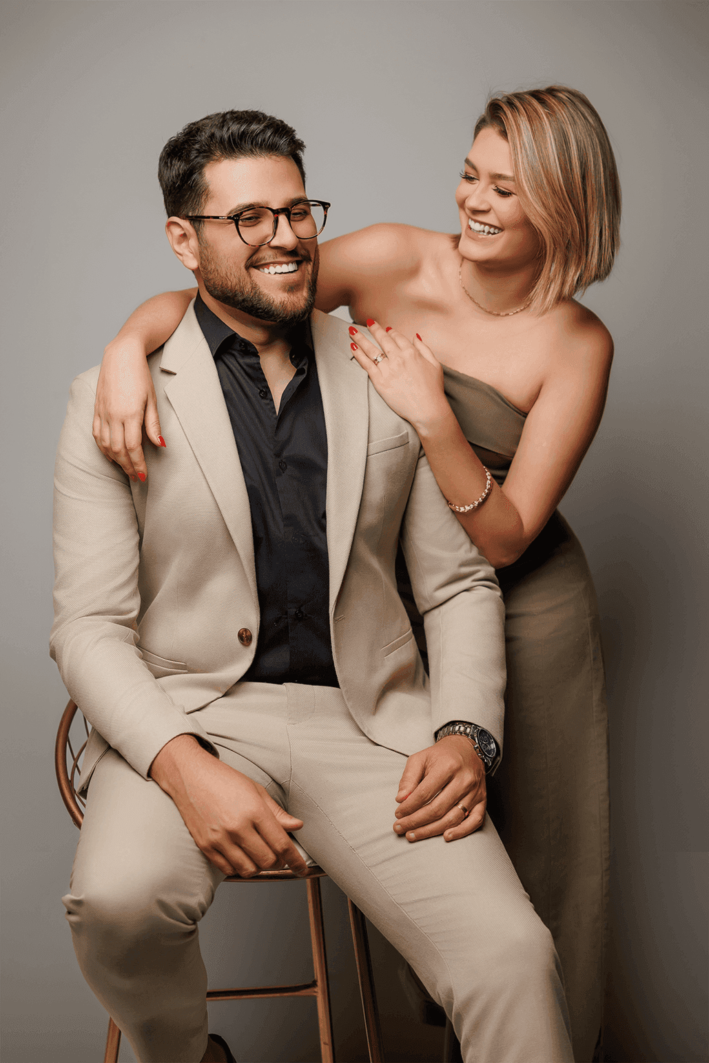 kainan e ana sorrindo