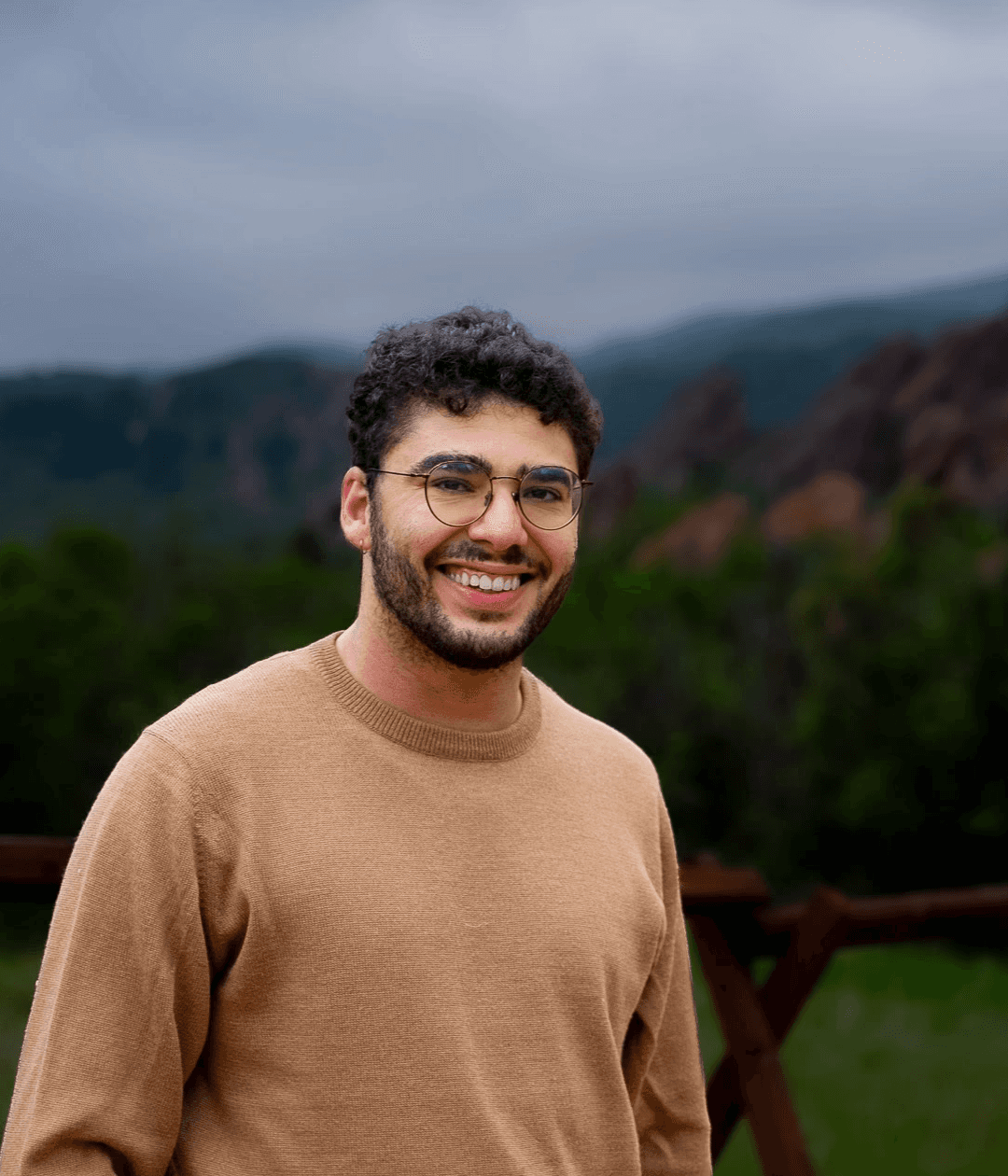 Portrait of Youssef Benkirane - Owner of Growth WIth Flow