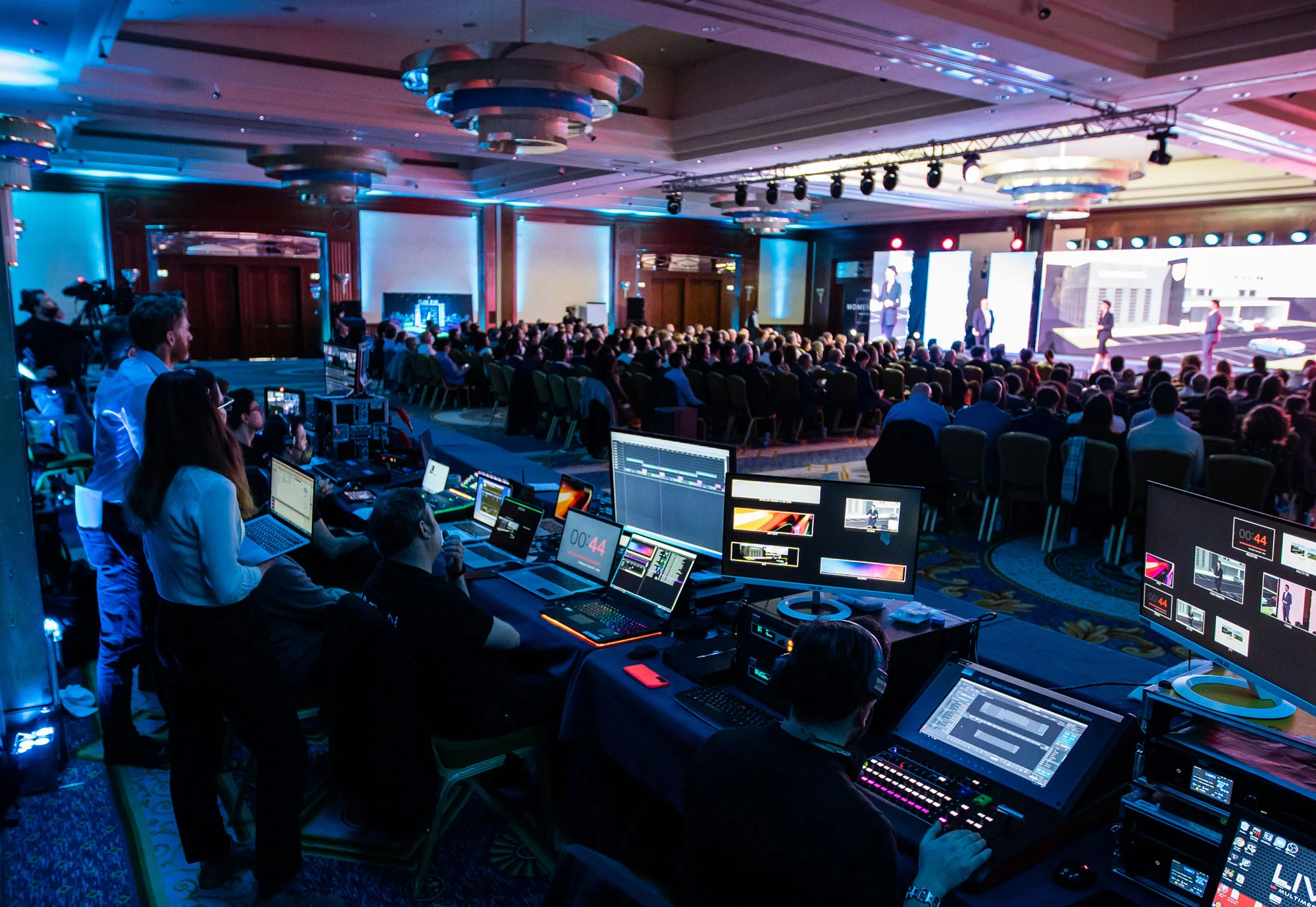 Fedrigoni-Momentum-event-direction-table