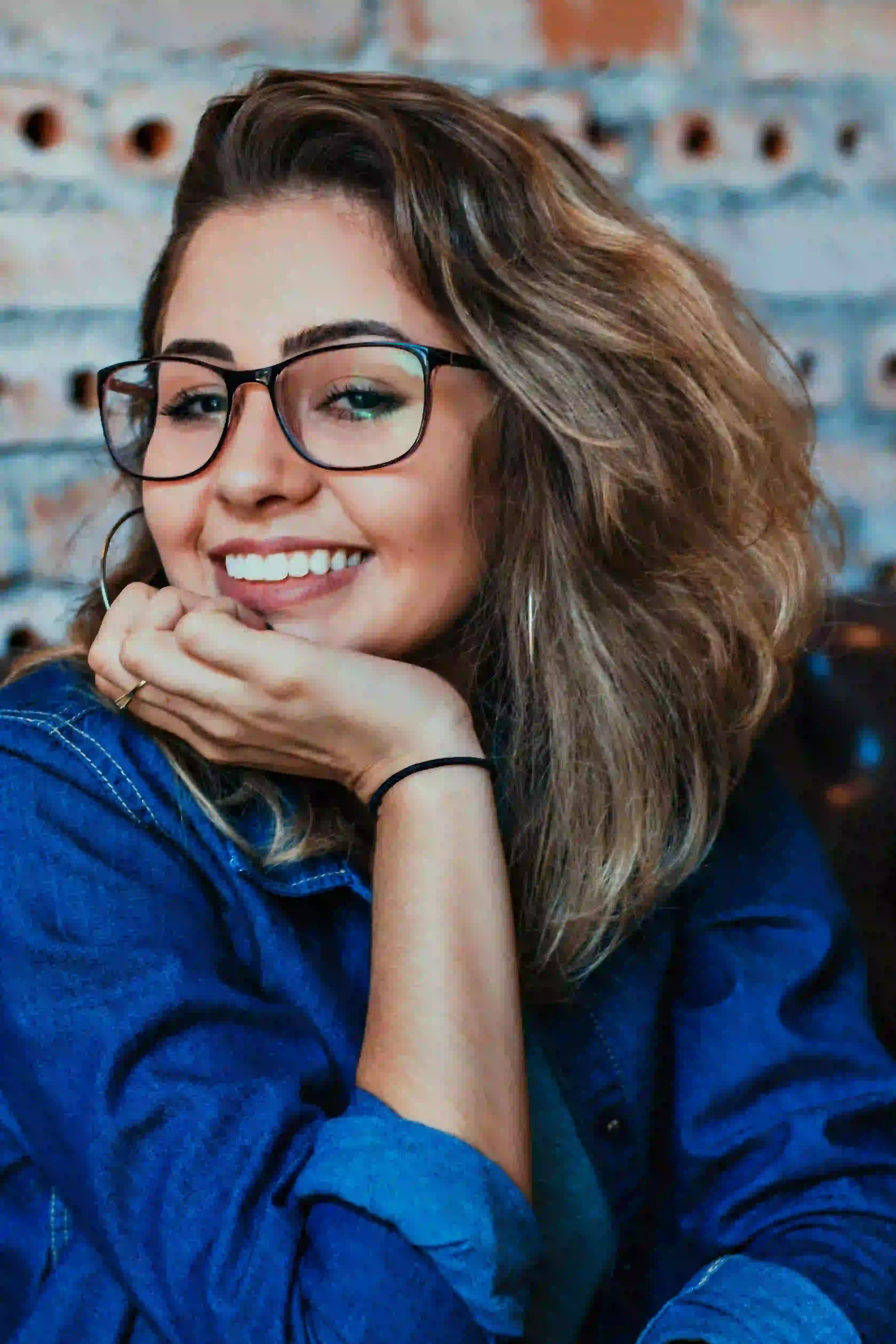 woman on focus photography