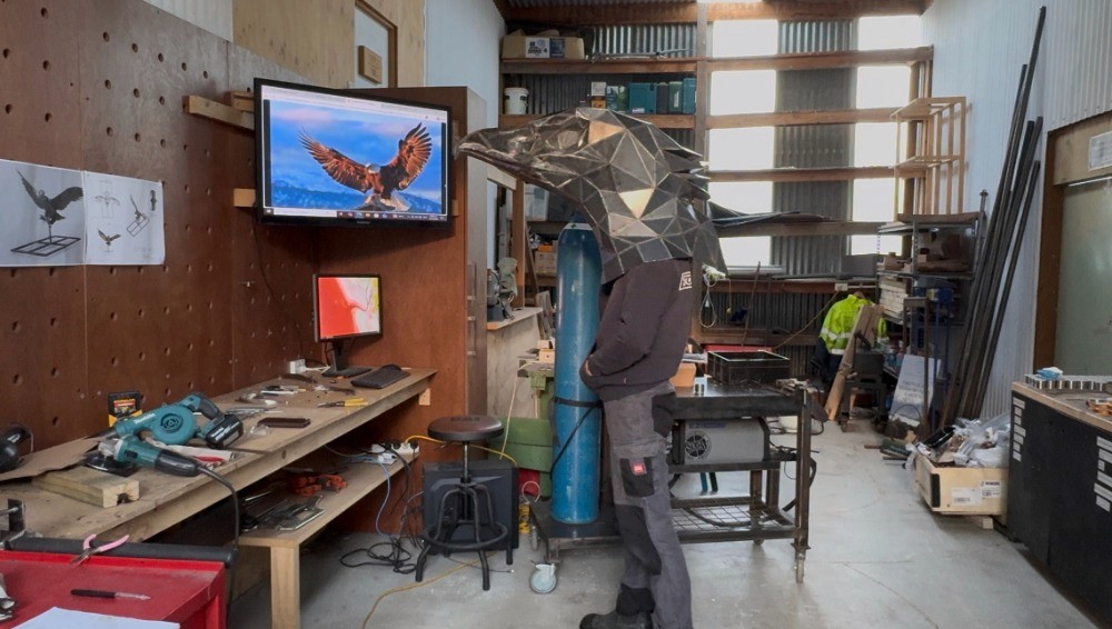 visitor view works of art