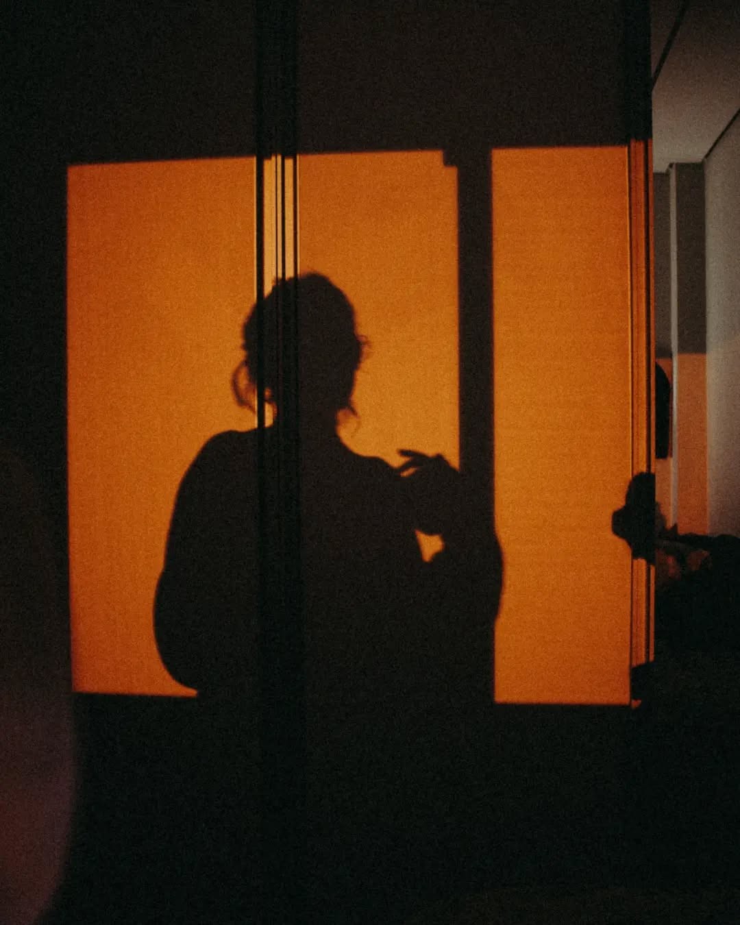 girl shadow