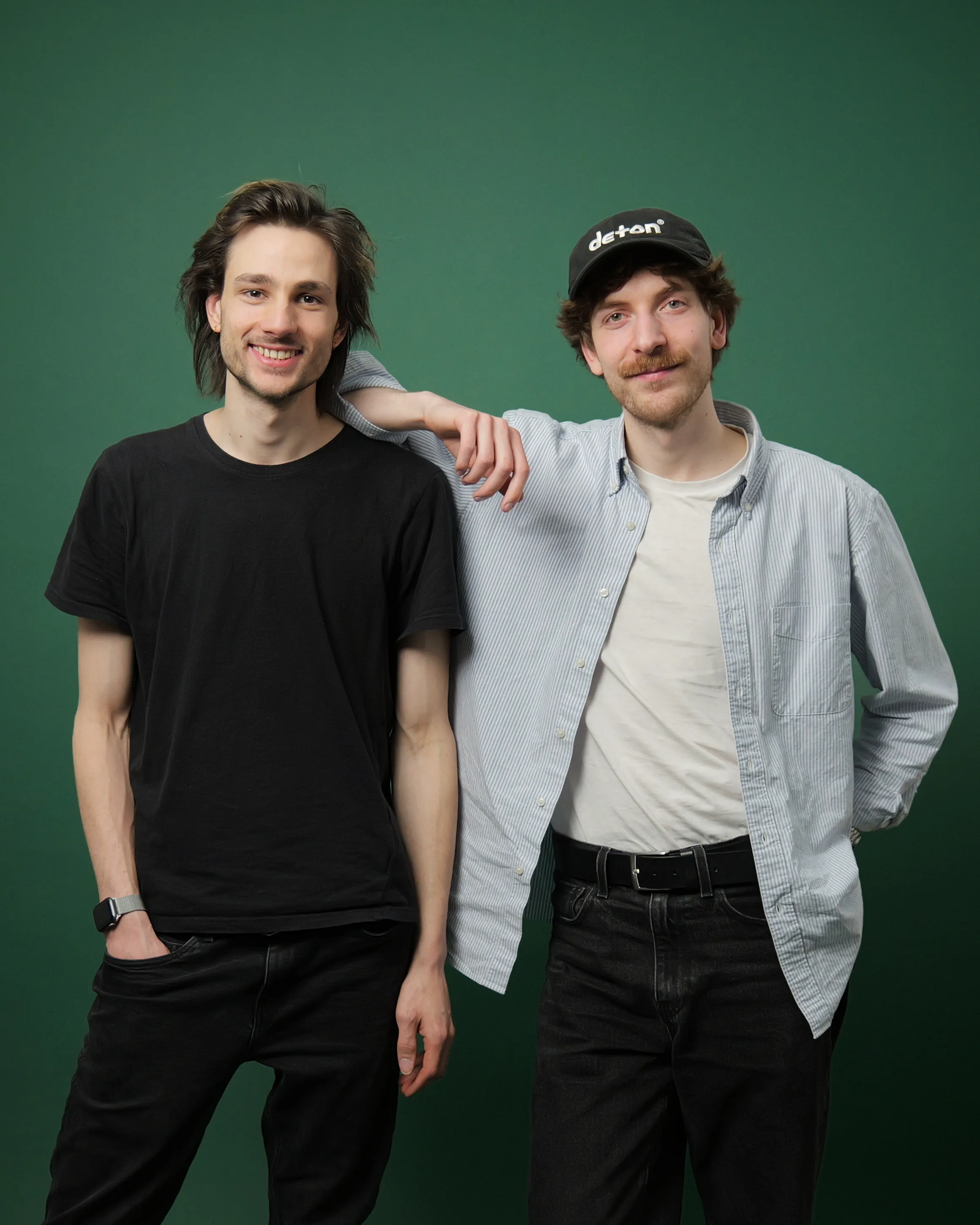 Videoproduktion Dresden
Edgar Kohn und Theo Weise stehen im Studio