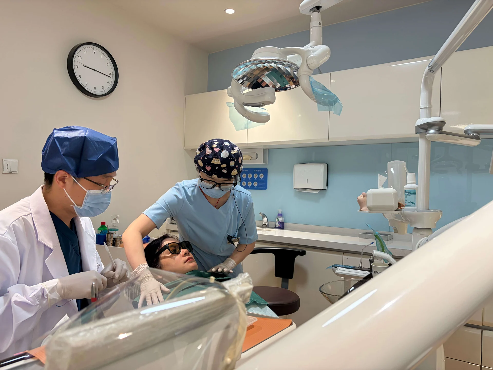 Dental implant treatment at an authorised Beijing clinic