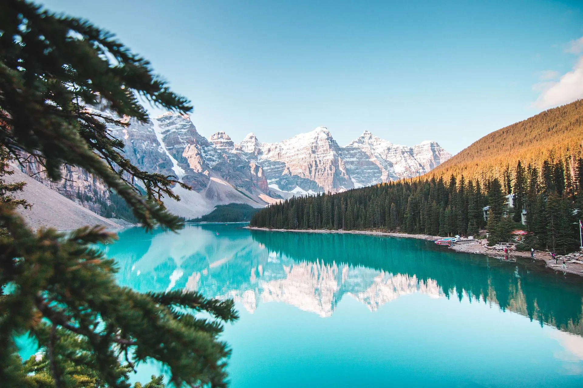 Lake and mountains in Banff
