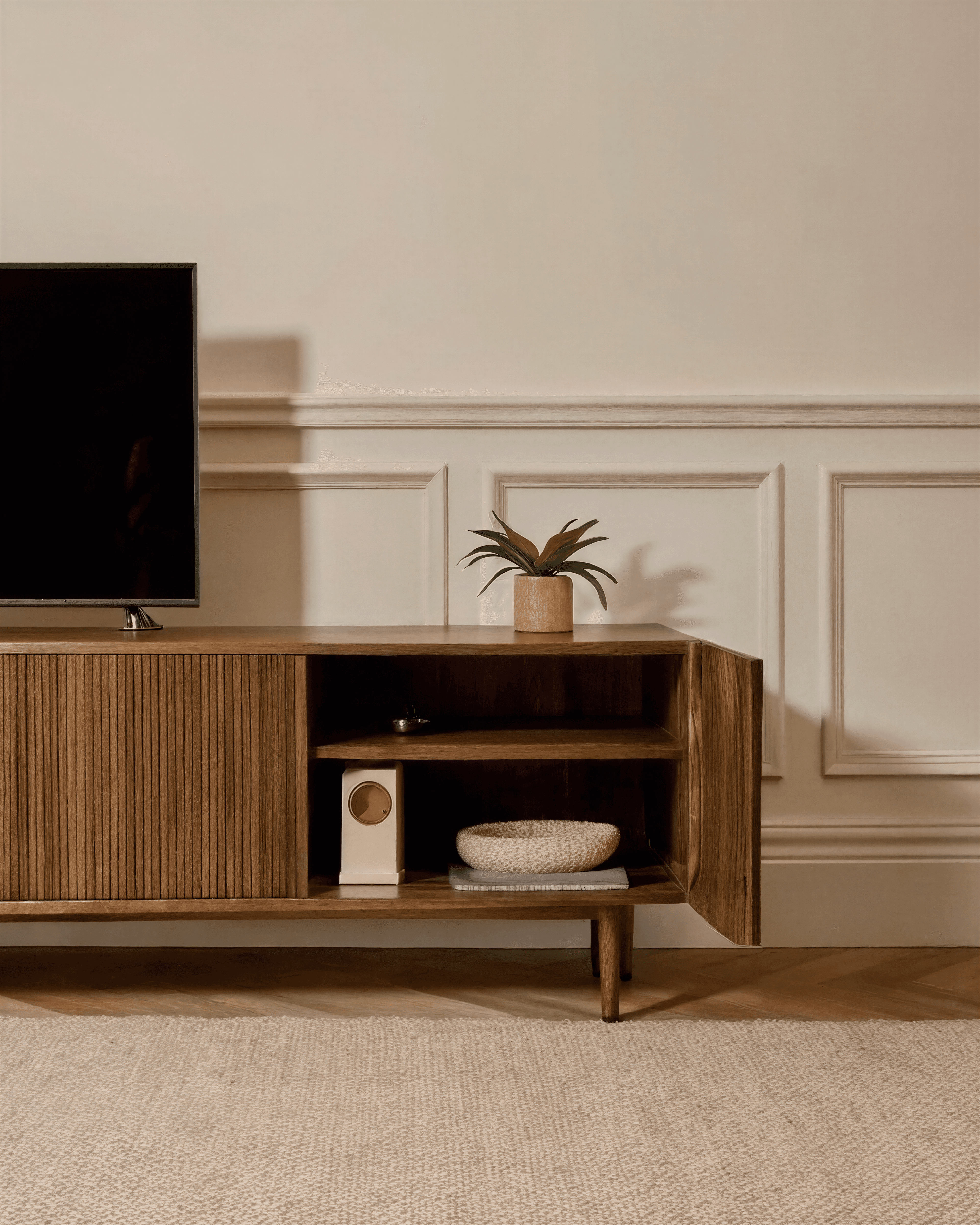 Mobilier living la comandă – corp TV și bibliotecă, design contemporan Iași
