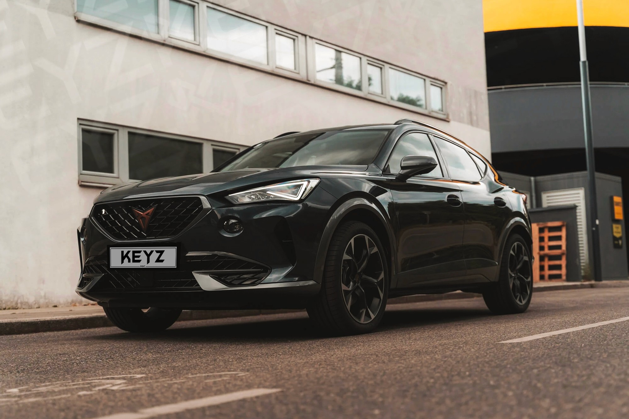 Vue extérieure Cupra Formentor Noir – Location SUV à Dubaï | Keyz Rent