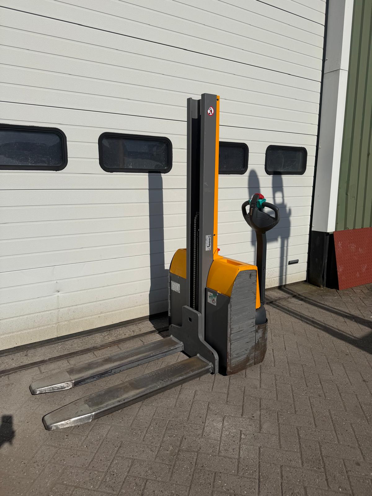 Jungheinrich EMC 110