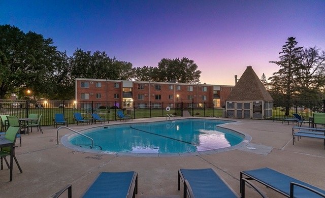 Pool at Regency Park apartments in North St. Paul