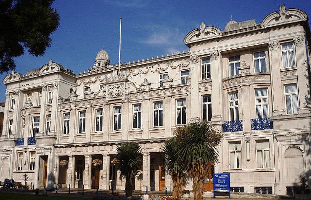  Queen Mary University of London Faculty of Medicine and Dentistry Malta building