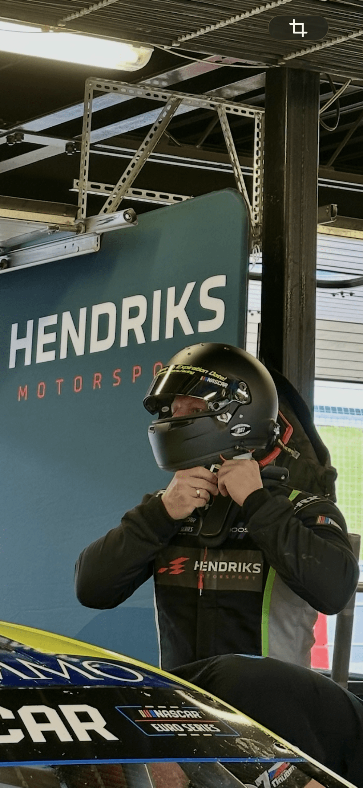 Henrik Peters preparing in the Hendriks Motorsport garage