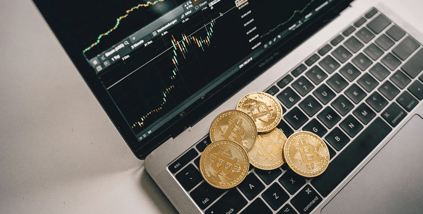 Bitcoin trading on a laptop - How to Make Money With Crypto