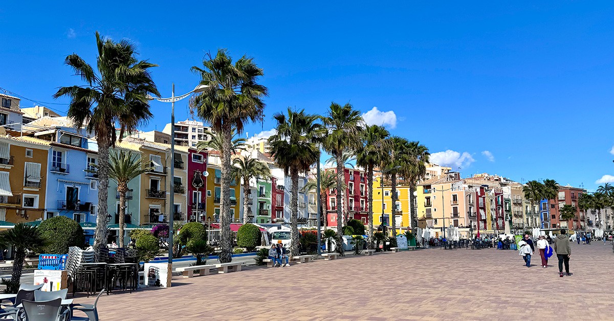 Den fargerike byen Villajoyosa - med Expa Travel