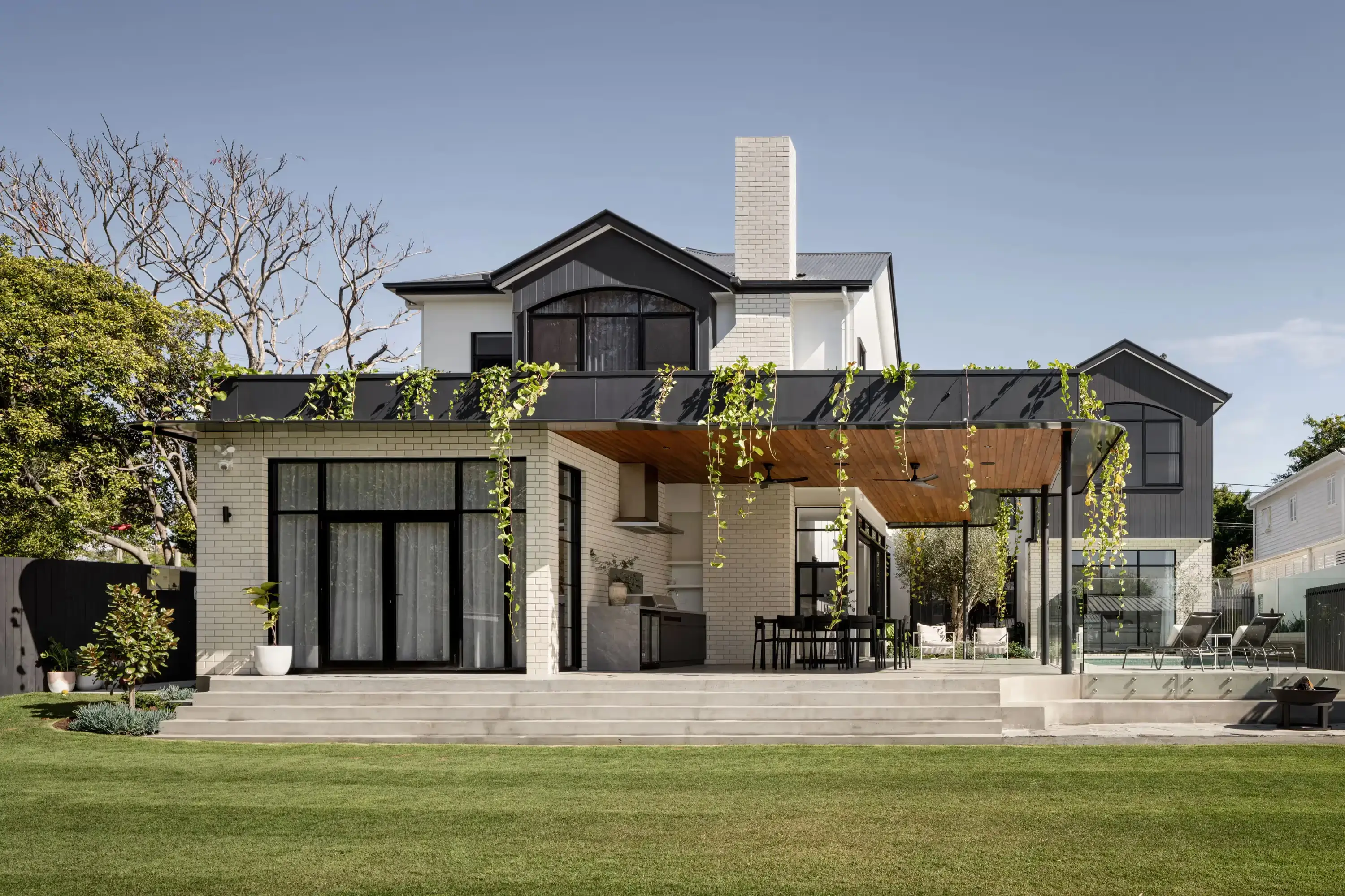 Lenore house back facade view designed by Invilla Architecture