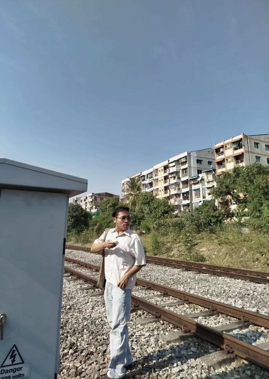 a person wearing a baseball cap