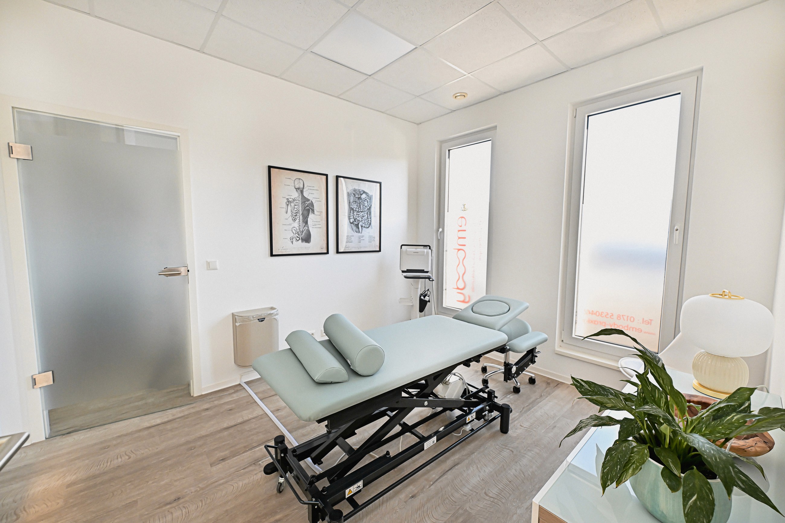 Eva-Maria Bläsi erkärt Aufbau der Wirbelsäule