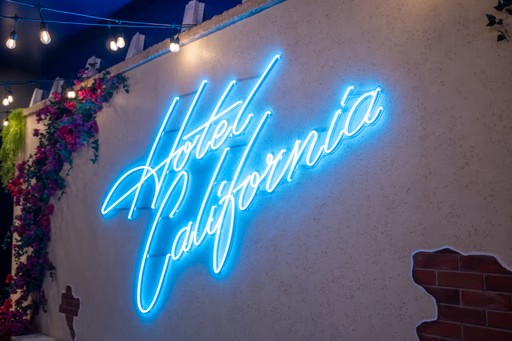 Hotel California sign