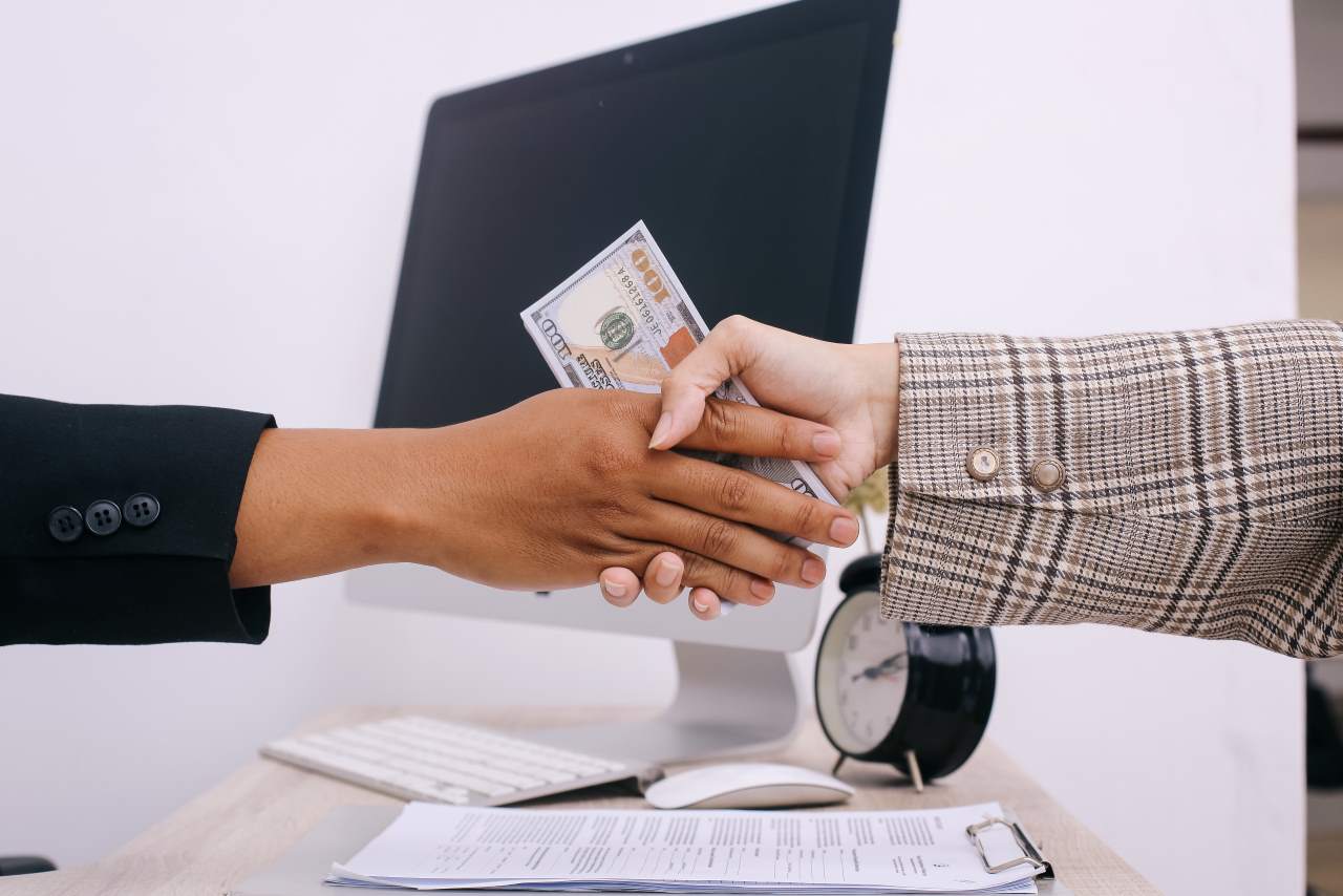 Plataforma de monitoramento de transações suspeitas