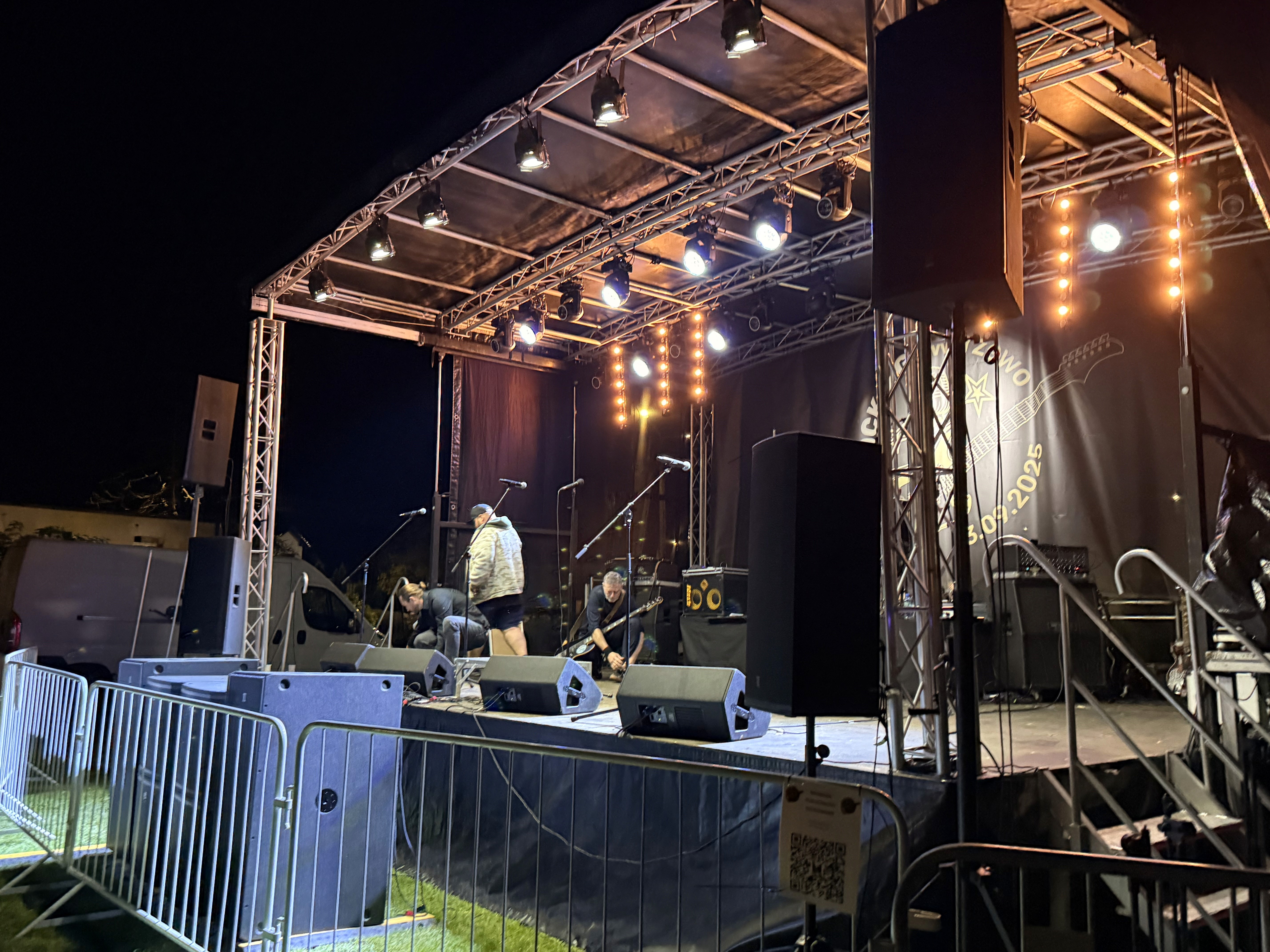 Album cover art for JAXON REE – No Signal