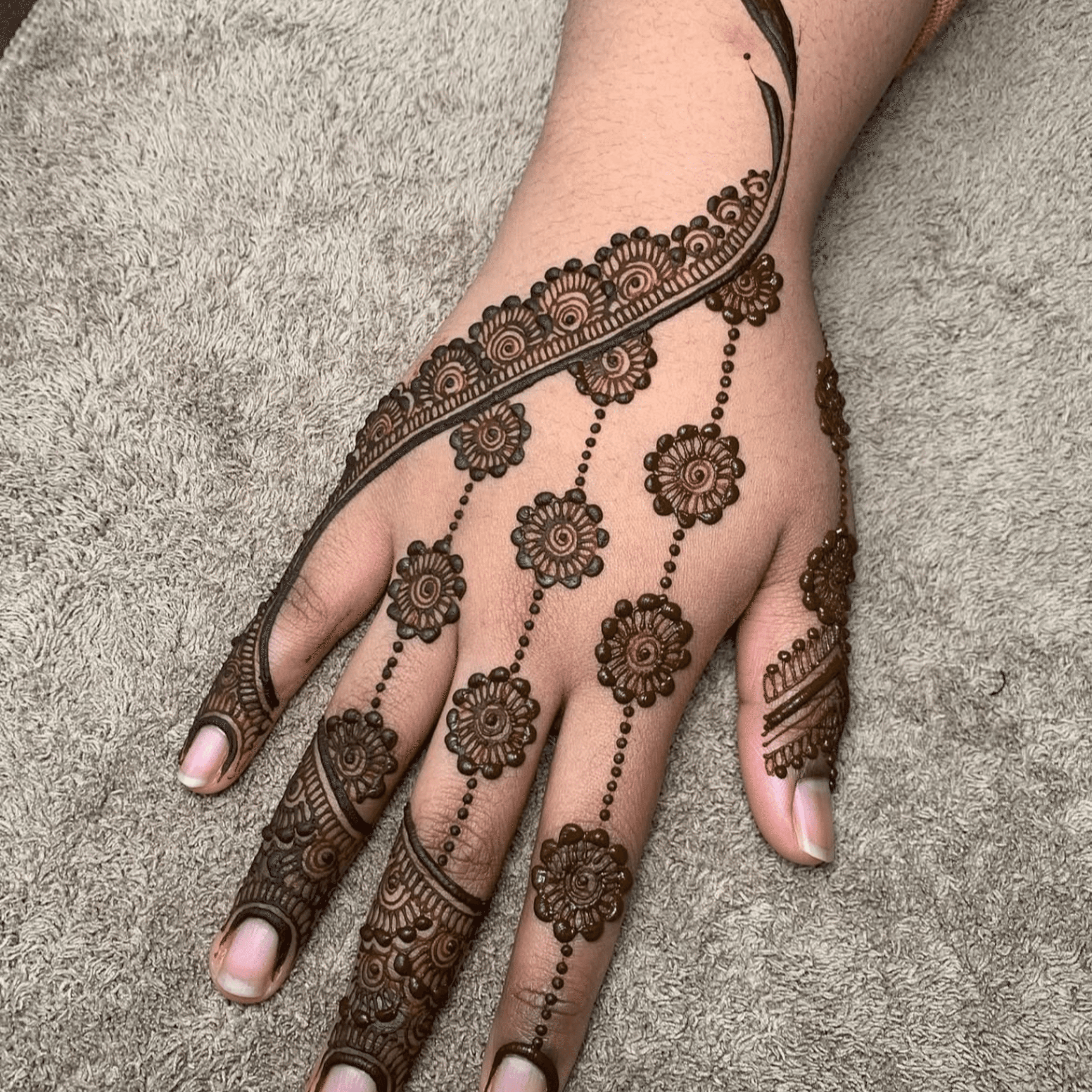 Custom henna in Singapore.